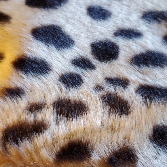 Faux Fur Cheetah/Leopard Coat by east 5th – Size L - Picture 11 of 13
